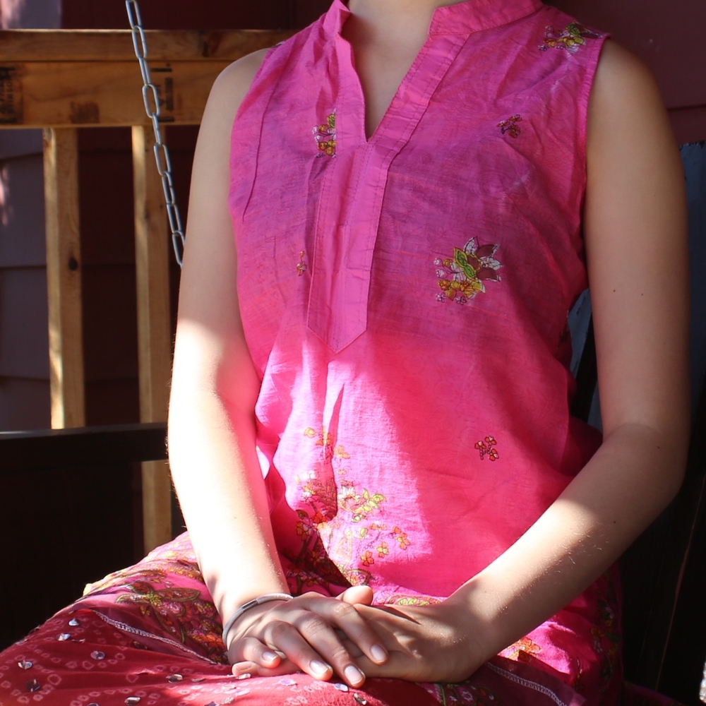 Sleeveless pink Thai Kurti top